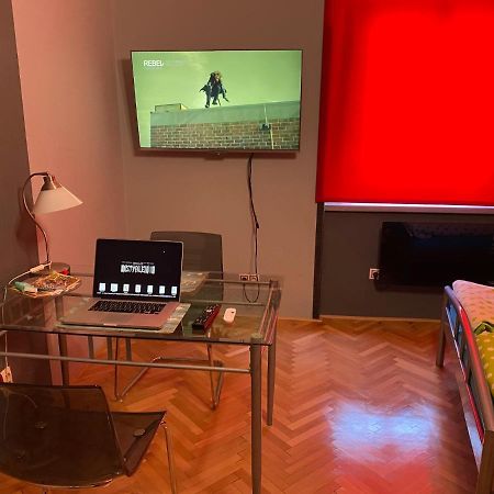 Apartment B42 Bed And Cafe Praha Bagian luar foto