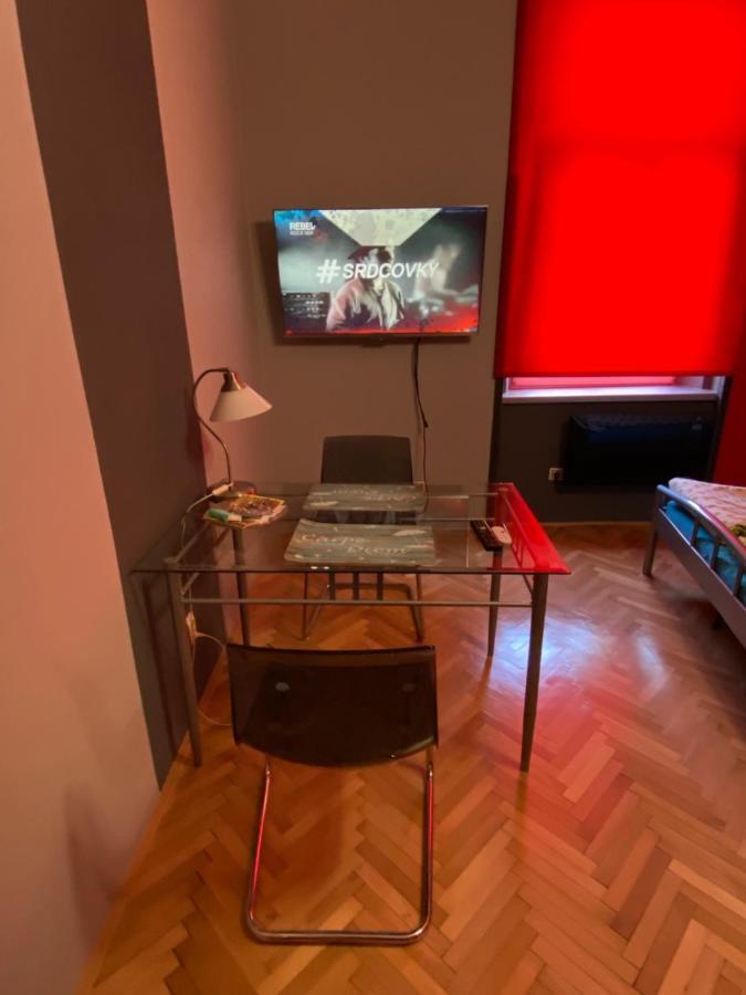 Apartment B42 Bed And Cafe Praha Bagian luar foto